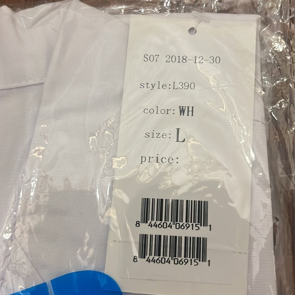 NWT Mobb Women's Short Fitted Lab Coat: size Large - Picture 3 of 4